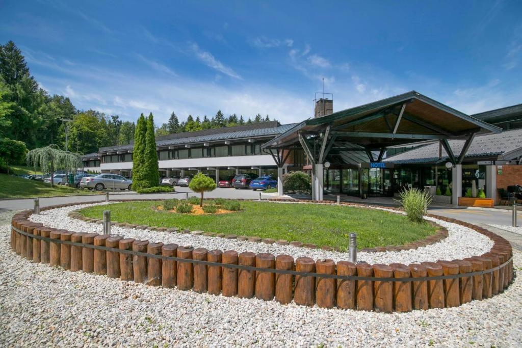 Hotel Grosuplje Dış mekan fotoğraf