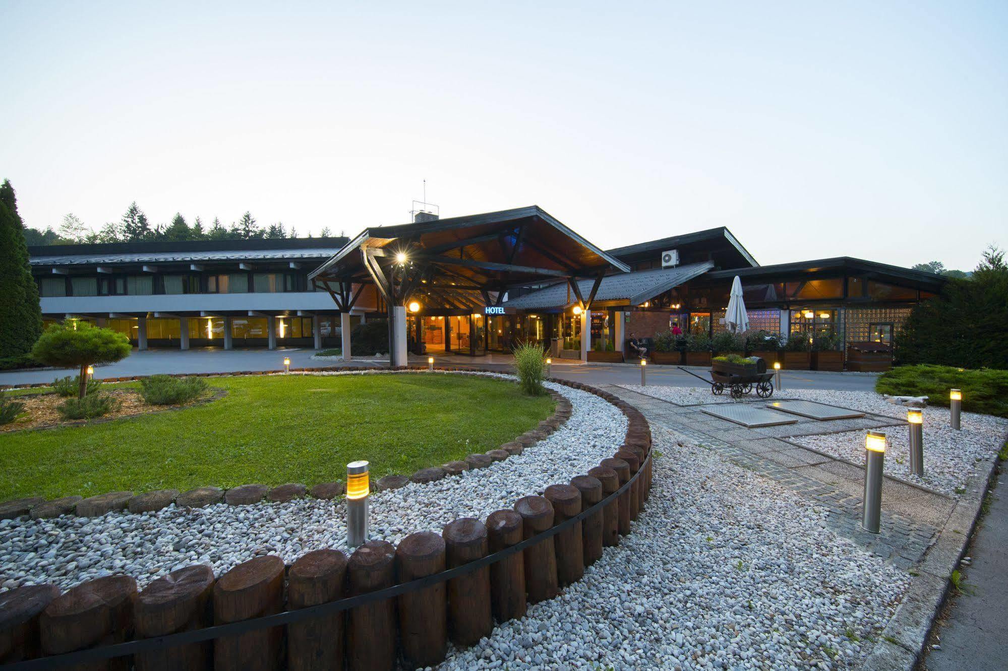 Hotel Grosuplje Dış mekan fotoğraf