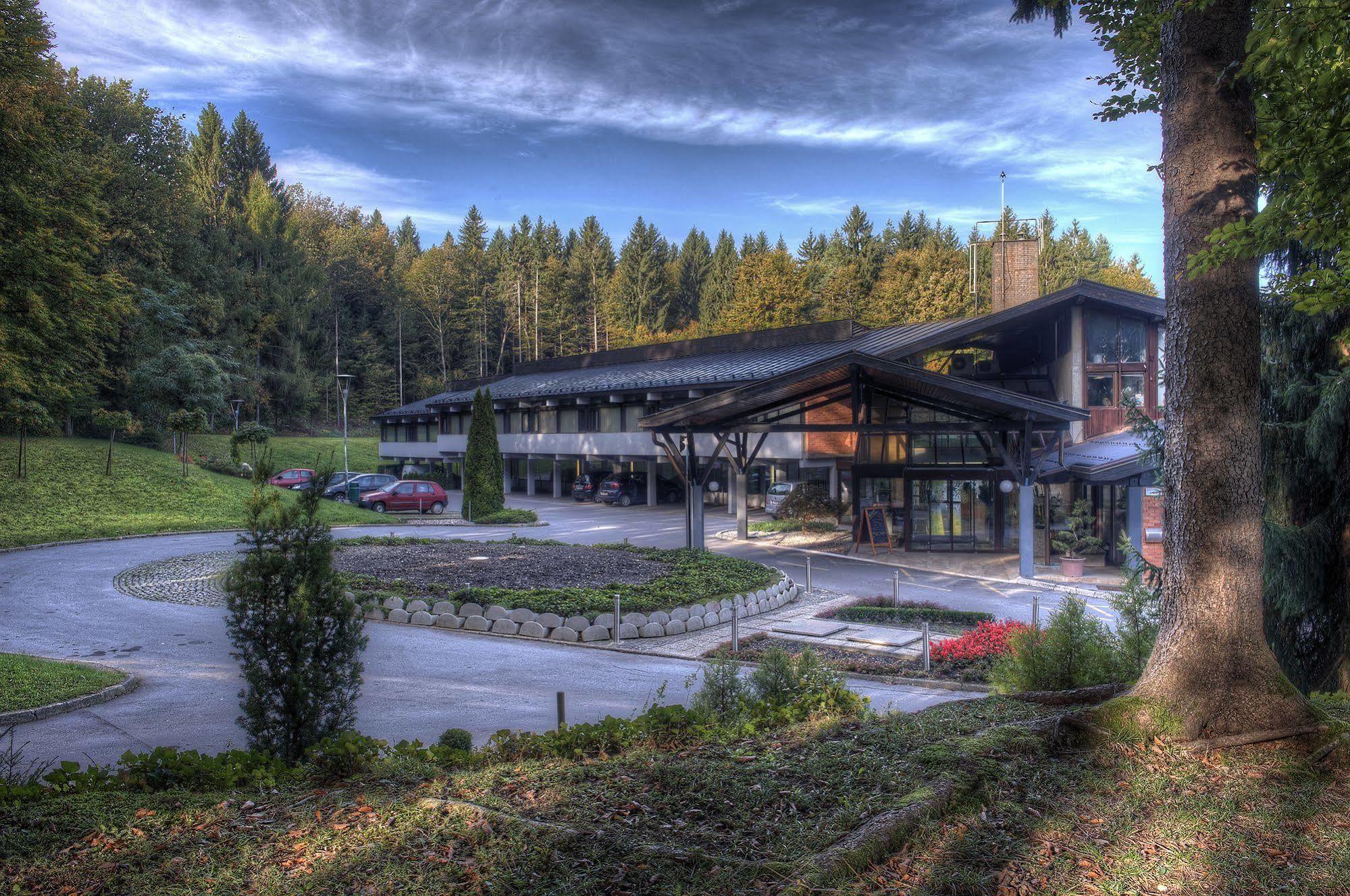 Hotel Grosuplje Dış mekan fotoğraf
