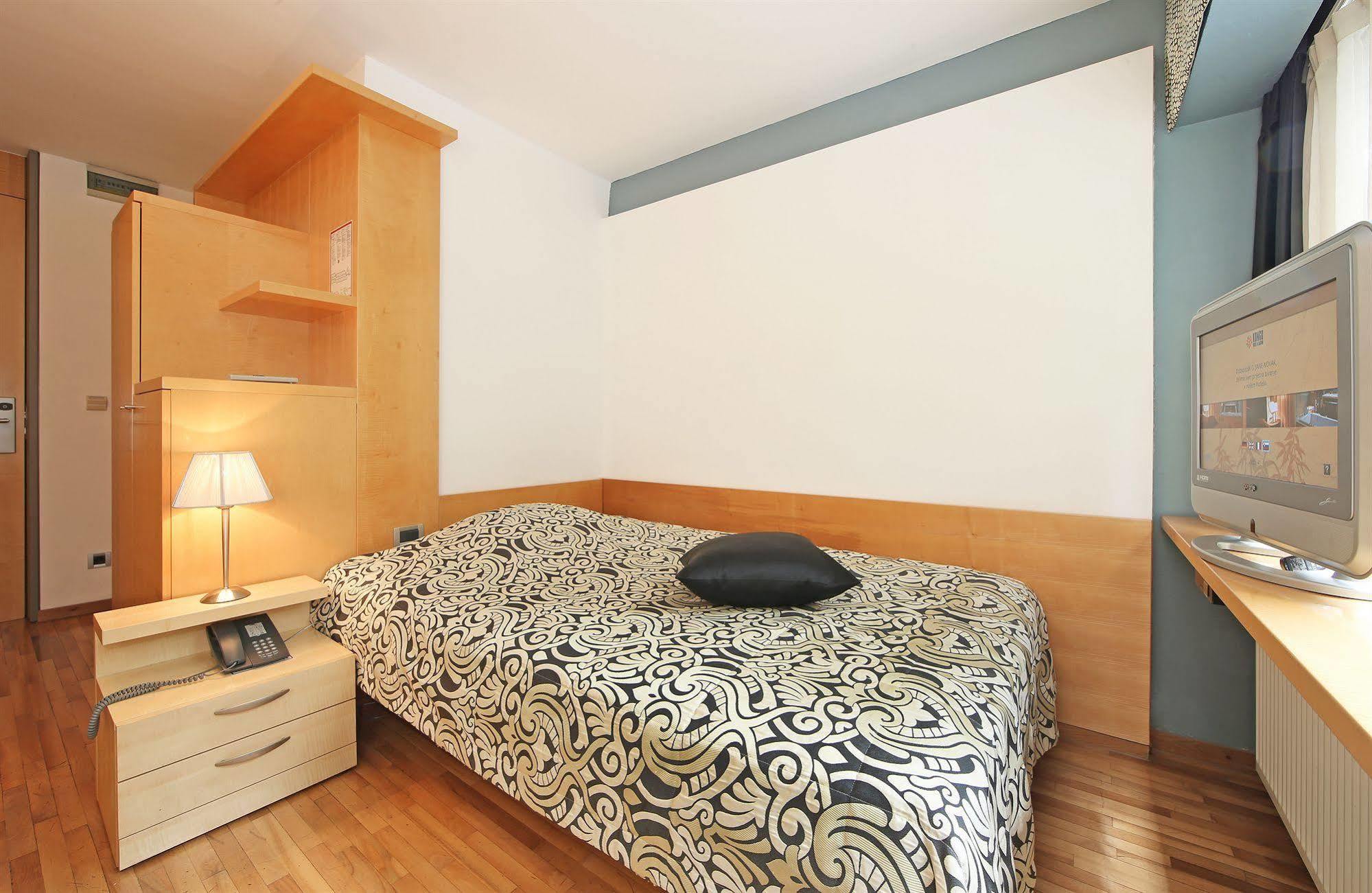Hotel Grosuplje Dış mekan fotoğraf